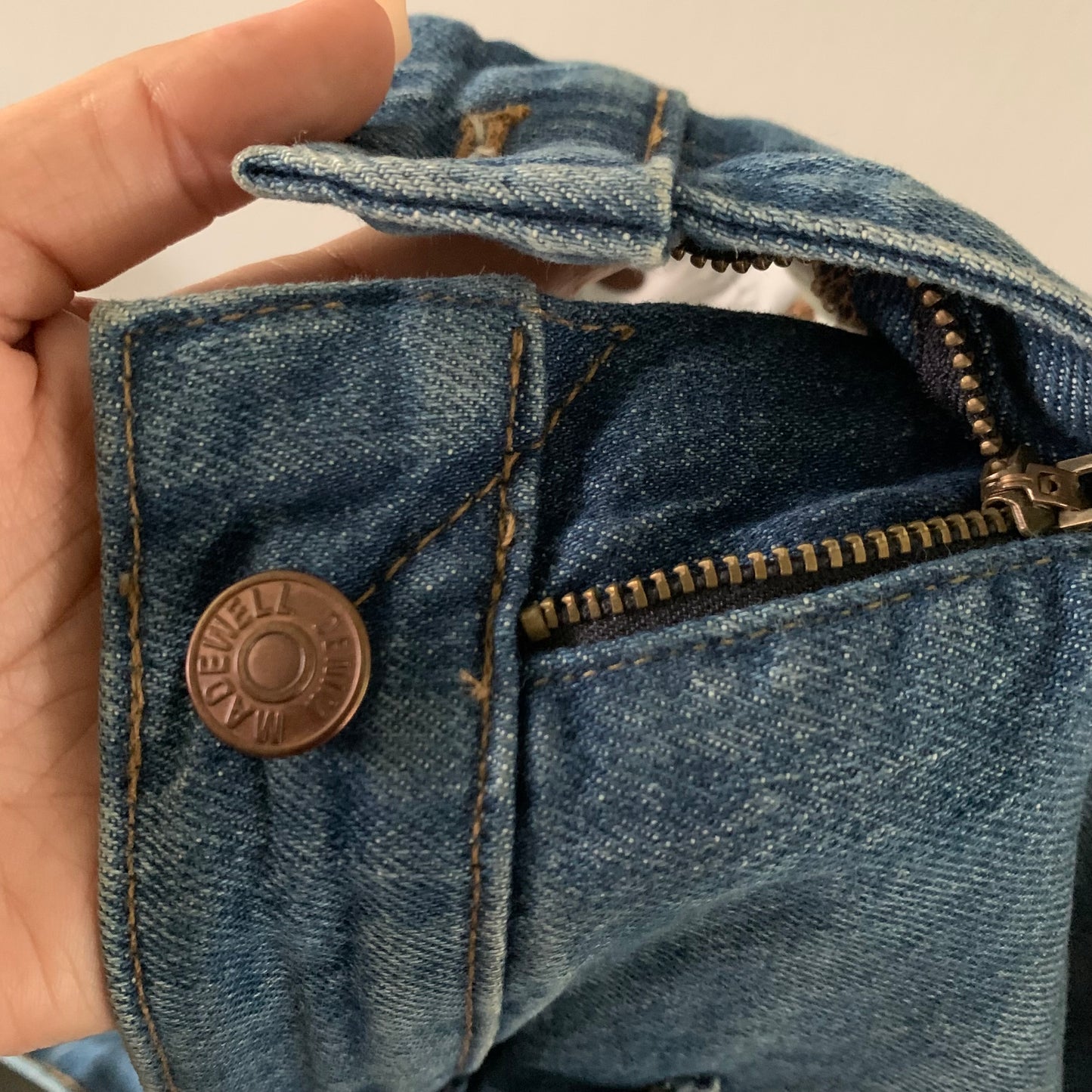 High-Rise Denim Jean Shorts in Malden Wash Size 32