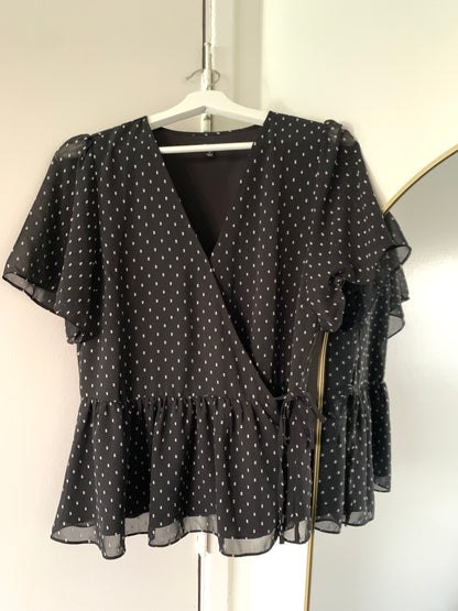 Flutter Sleeve Peplum in Black White Clipdot V Neck Short Sleeve Blouse