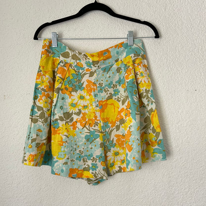 100% Linen Ondine Shorts in Annina Floral Shorts Blue Yellow